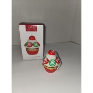 2022 Hallmark Keepsake Christmas Tree Ornament Christmas Cupcakes Special Editio